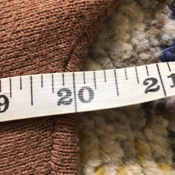 H&M Basic V neck Sweater - Picture 3 of 4